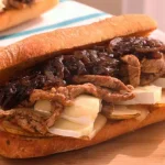 De ternera, rulo de queso de cabra y cebolla caramelizada